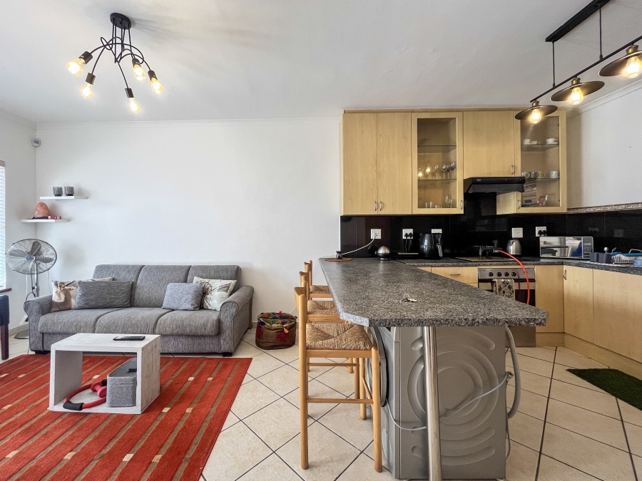 To Let 2 Bedroom Property for Rent in Middedorp Western Cape